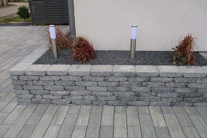 ANTIK MAUER GEK. BASALT