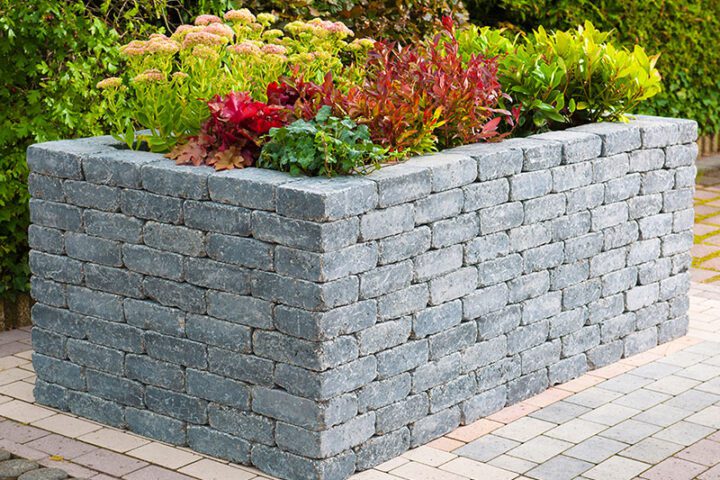 ANTIK MAUER GEK. BASALT