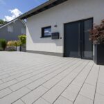 Vios Pflaster Grau mit schmalem Fugenbild und kugelgestrahlter Natursteinkörnung