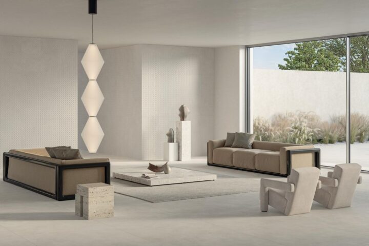 Die Feinsteinzeug- und Wandfliesenkollektion mit einem materiellen und dreidimensionalen Betoneffekt für den Innen- und Außenbereich. Die zehn neuen, modernen Farben und der Dekorapparat sind differenzierende Elemente der Kollektion, die beide zusammen mit der Designerin Elisa Ossino entwickelt wurden.