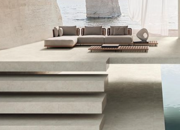 Eine elegante Kollektion von Wand- und Bodenfliesen aus Feinsteinzeug und mit Limestone-Effekt, die sehr realistisch und natürlich wirken, so dass sich das Produkt sowohl allein als auch in Kombination mit anderen Materialien wie Holz und Zement gut verwenden lässt. Die sechs hellen, modernen und eleganten Farbtöne eignen sich perfekt für Innen- und Außenbereiche.