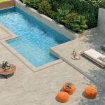 Eine komplette und elegante Kollektion, mit vielen Einrichtungslösungen, dank einer großen Auswahl an Formaten, Dekors und Farbtönen. Volcano ist ein kreativer, eigenartiger, aber gleichzeitig feiner und raffinierter materischer Stein.