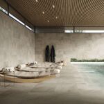In Anlehnung an die prähistorische Architektur präsentiert Native Stone eine Palette von neutralen Farbtönen, deren zeitgenössisches Design den Grundstein für eine minimalistische und zugleich warme Atmosphäre legt.